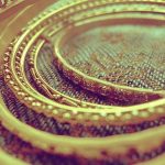 一亚洲人在迪拜出售假冒的品牌金手镯，成功欺骗了零售商-白菜社区-白嫖彩金-白菜论坛