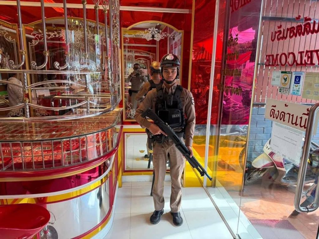 泰国金价暴涨破5.2万铢！普吉警方金店、银行巡逻！-白菜社区-白嫖彩金-白菜论坛